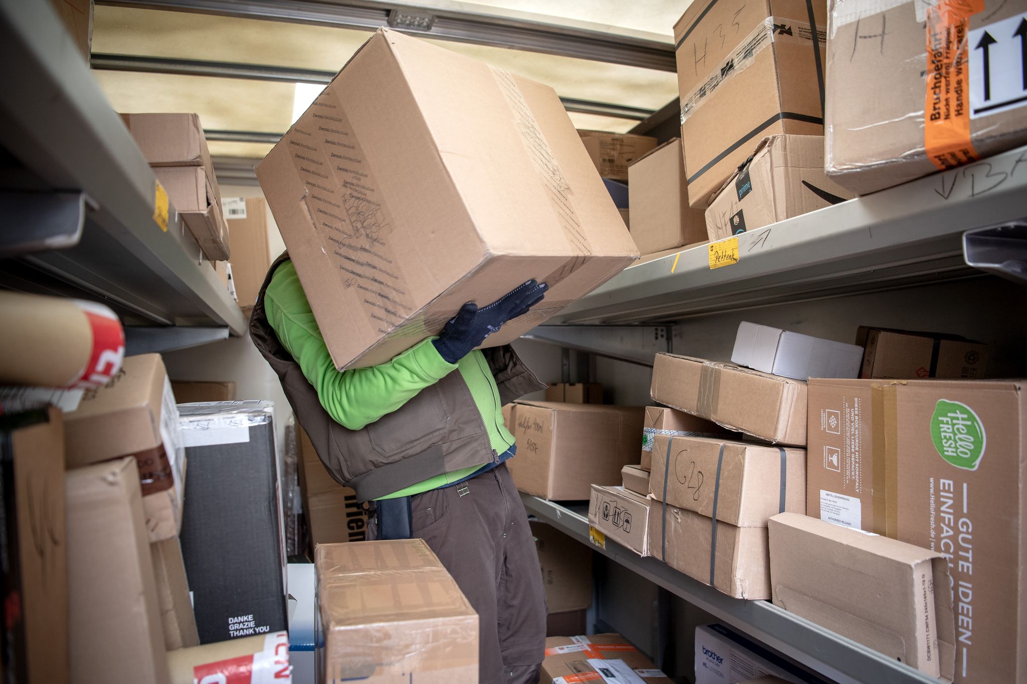 Politiker uneins: Paketboten werden vorerst nicht entlastet