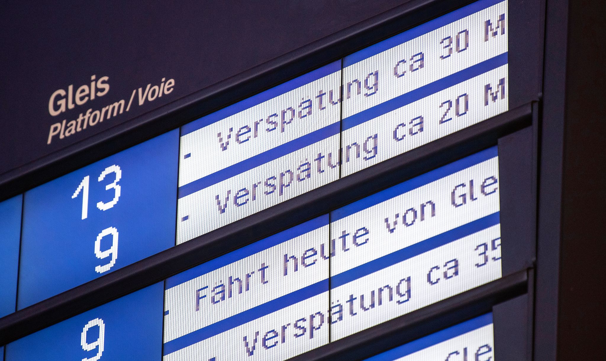 Gut jeder dritte Fernzug der Deutschen Bahn 2024 verspätet