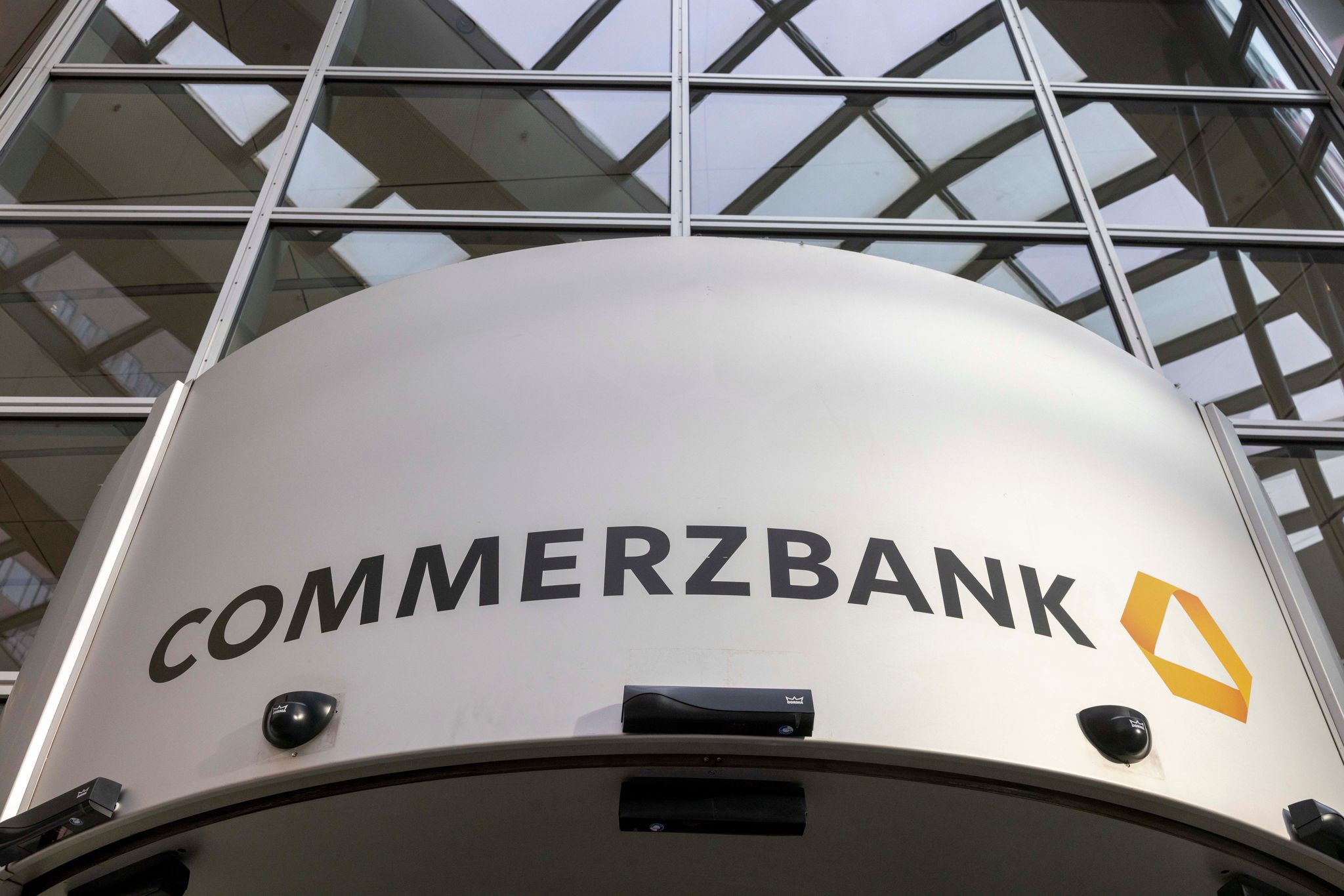 Commerzbank fordert von Unicredit Konzept vor Gesprächen