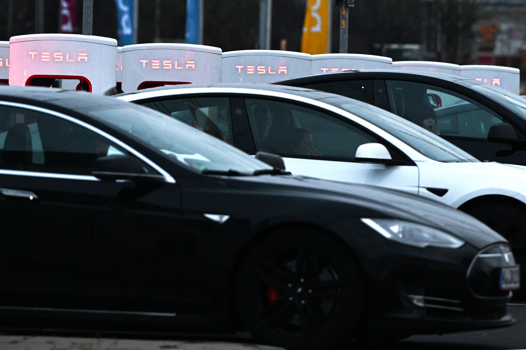 Fast 60 Prozent weniger Tesla-Autos neu zugelassen