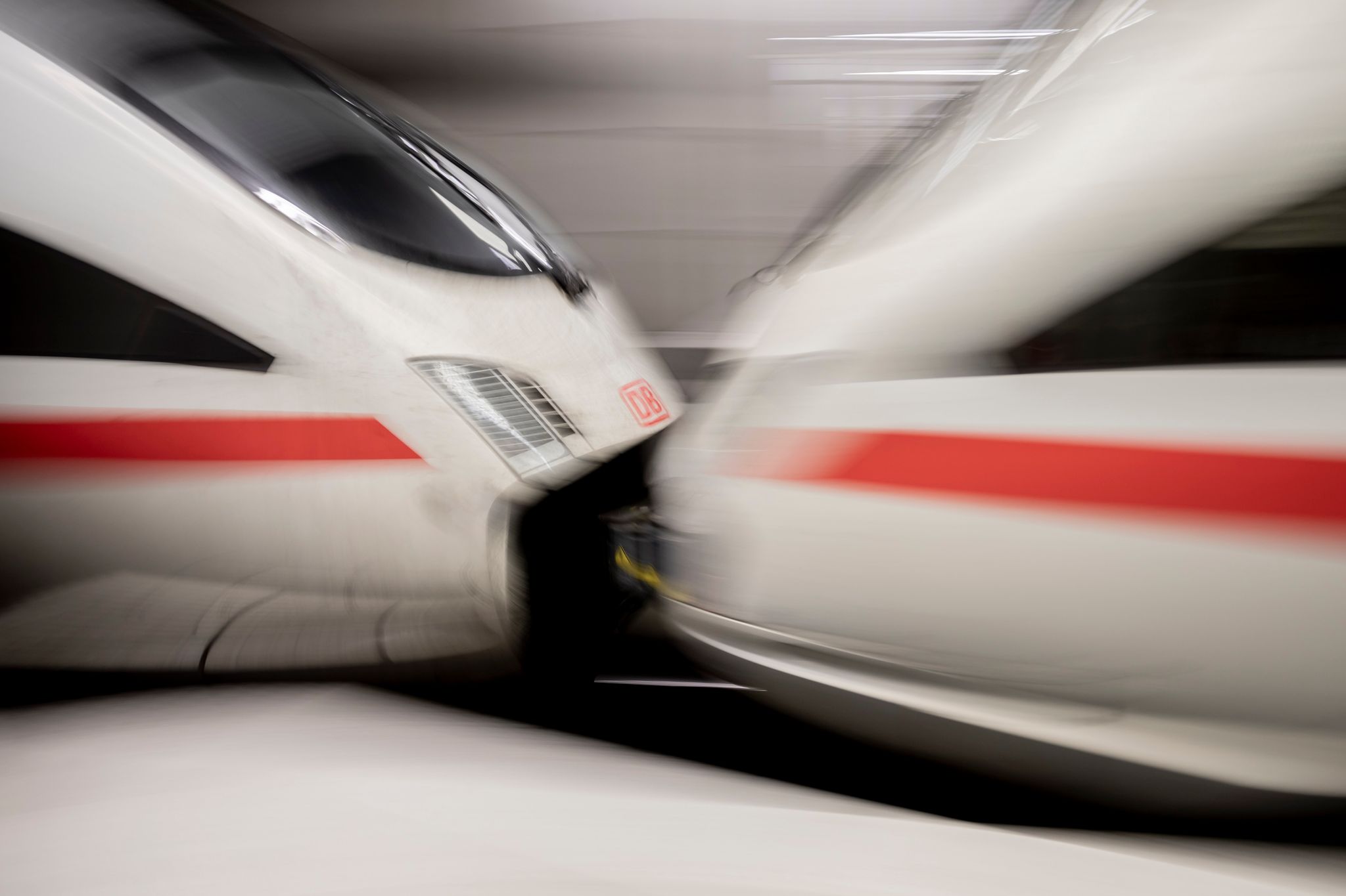 Bahn: Mehr Sprinter-Züge sollen Kunden aus Flugzeugen holen