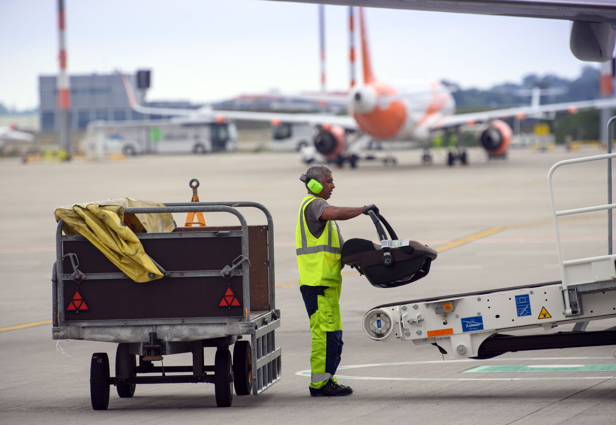 Luftfahrt-Chaos rückt Arbeitsbedingungen in den Blick