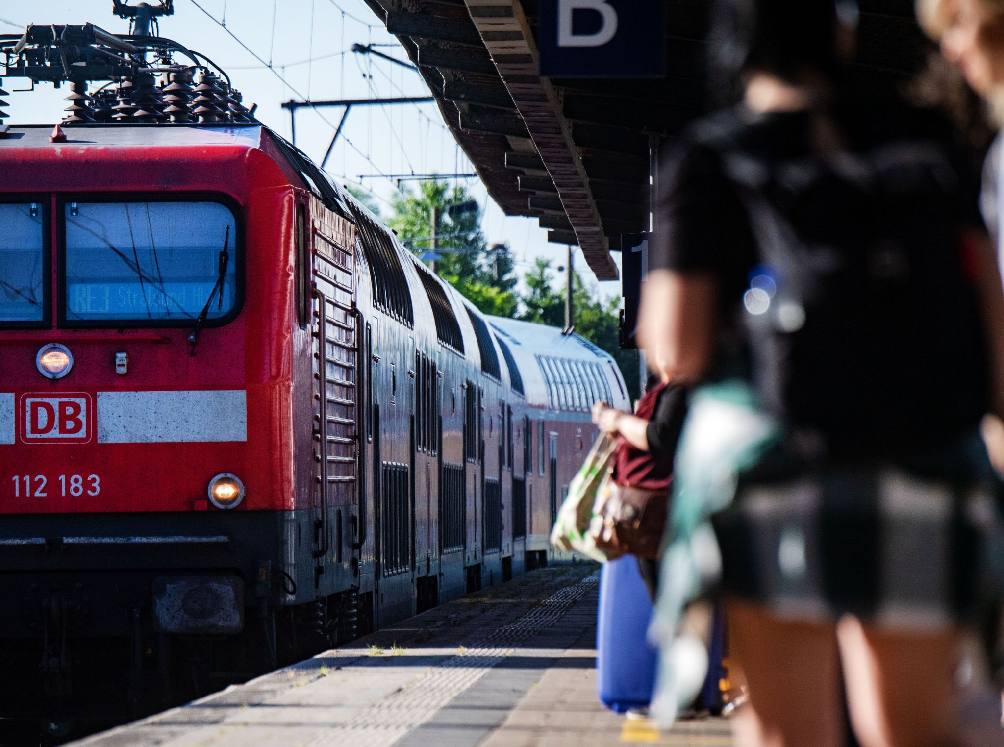 Mehr Bahnreisen nach Einführung des 9-Euro-Tickets im Juni