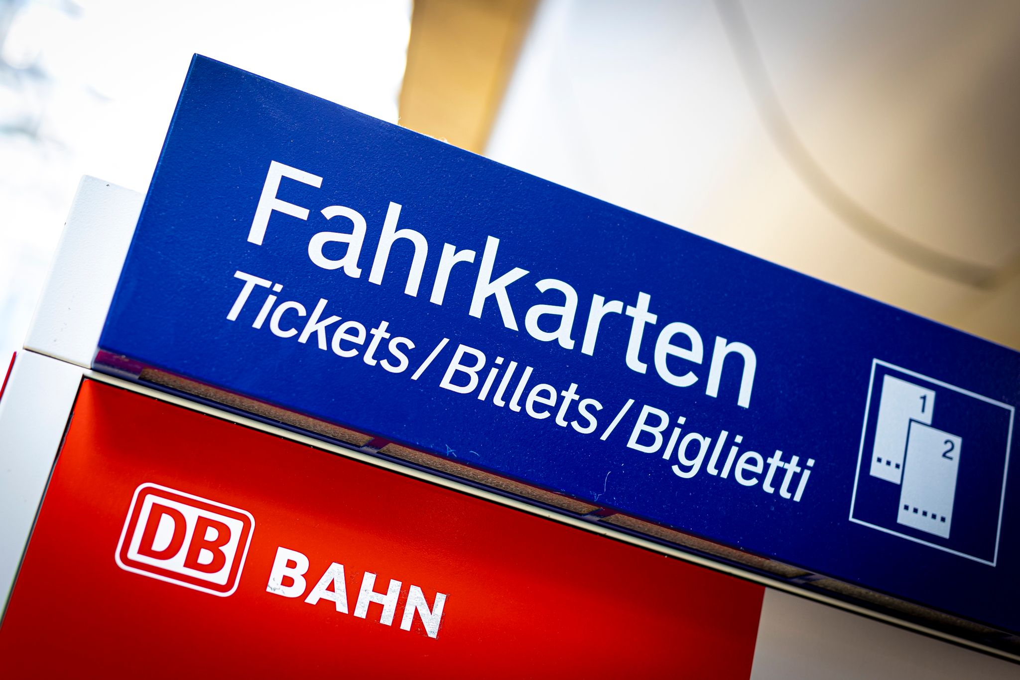 49-Euro-Ticket: Verbraucherzentralen fordern Preisgarantie