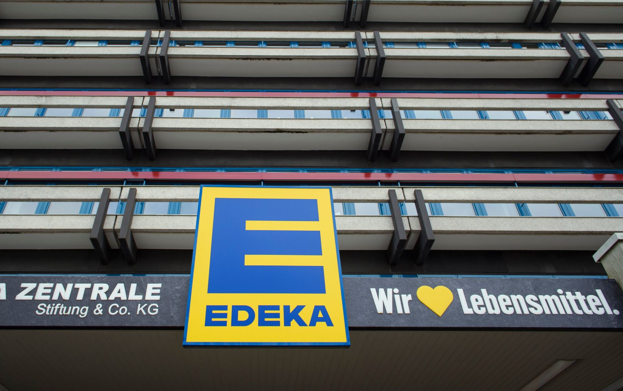 Streit von Edeka mit Markenartiklern hält an