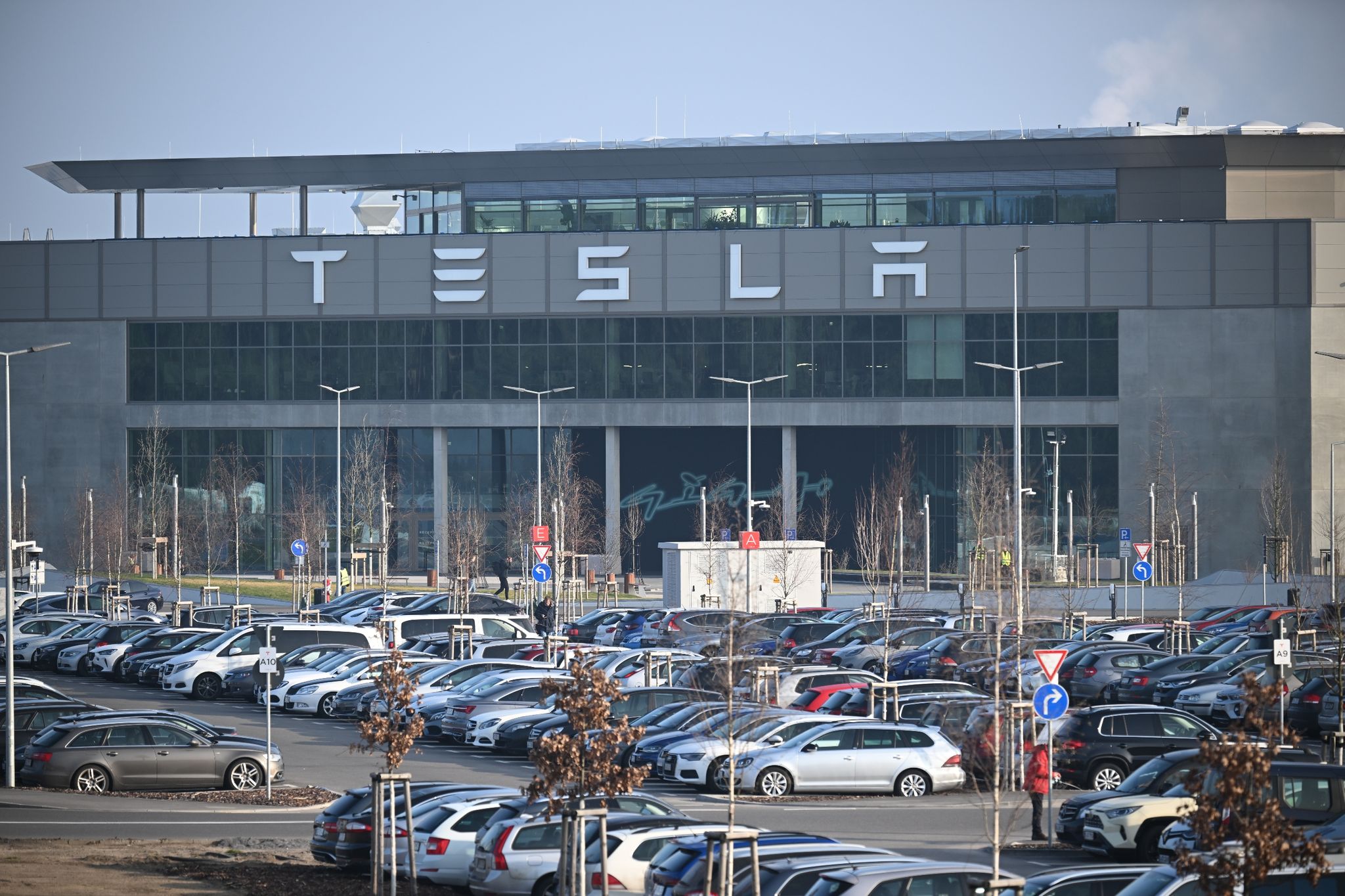 Grünheide schlägt Tesla-Ausbau auf kleinerer Fläche vor