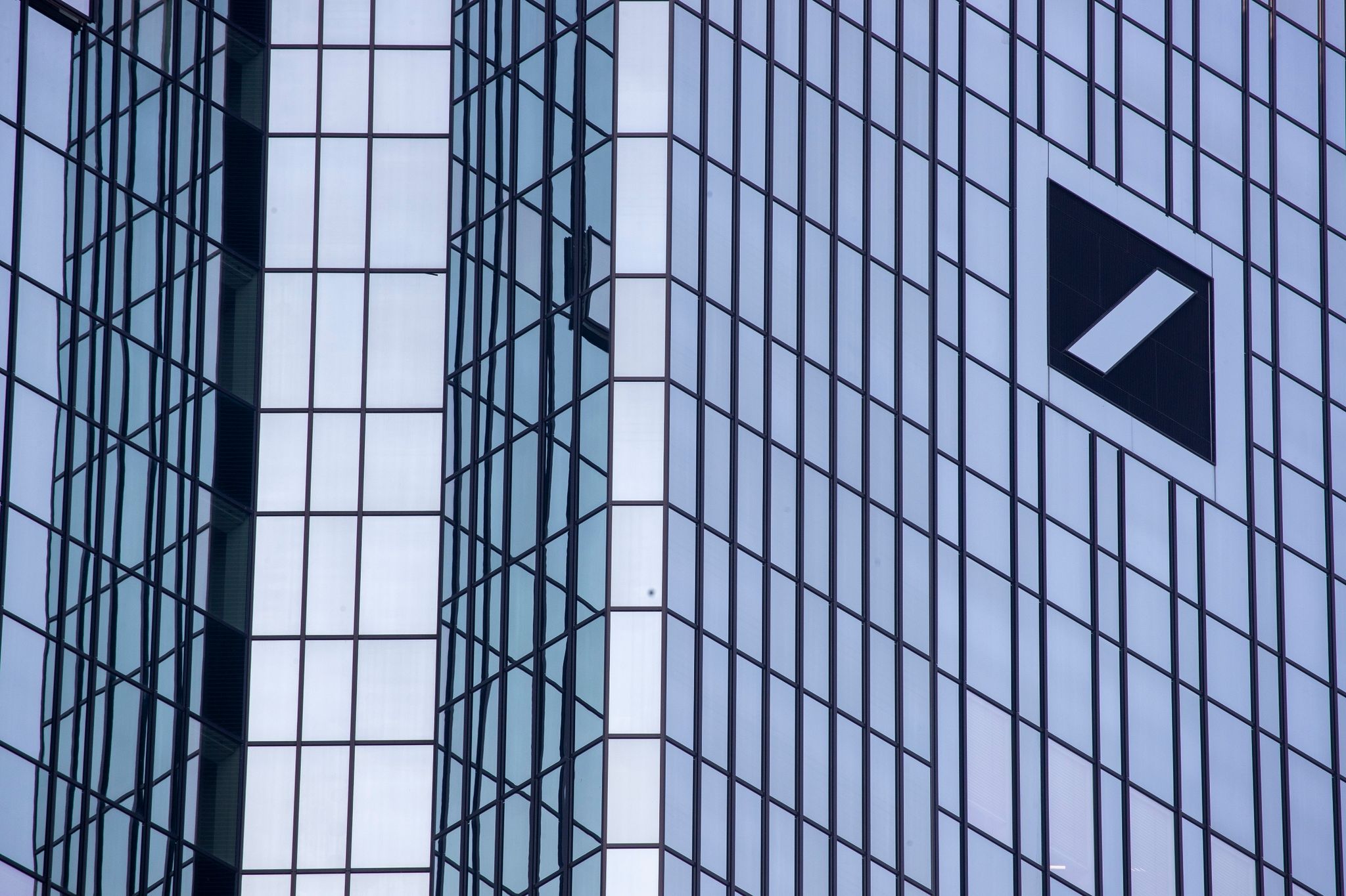 Aktionärsschelte für Deutsche-Bank-Manager