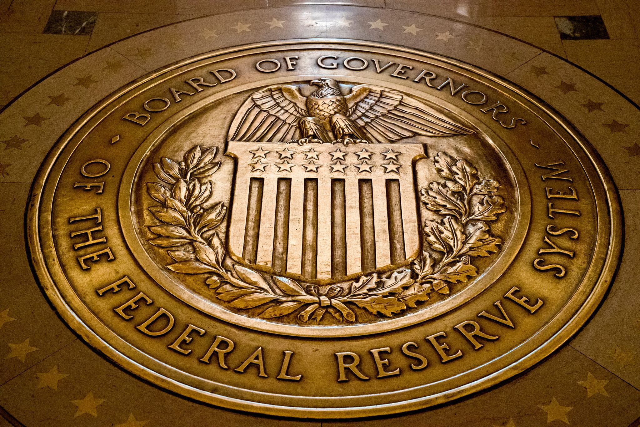 Kampf gegen Inflation: Fed lässt Leitzins auf hohem Niveau