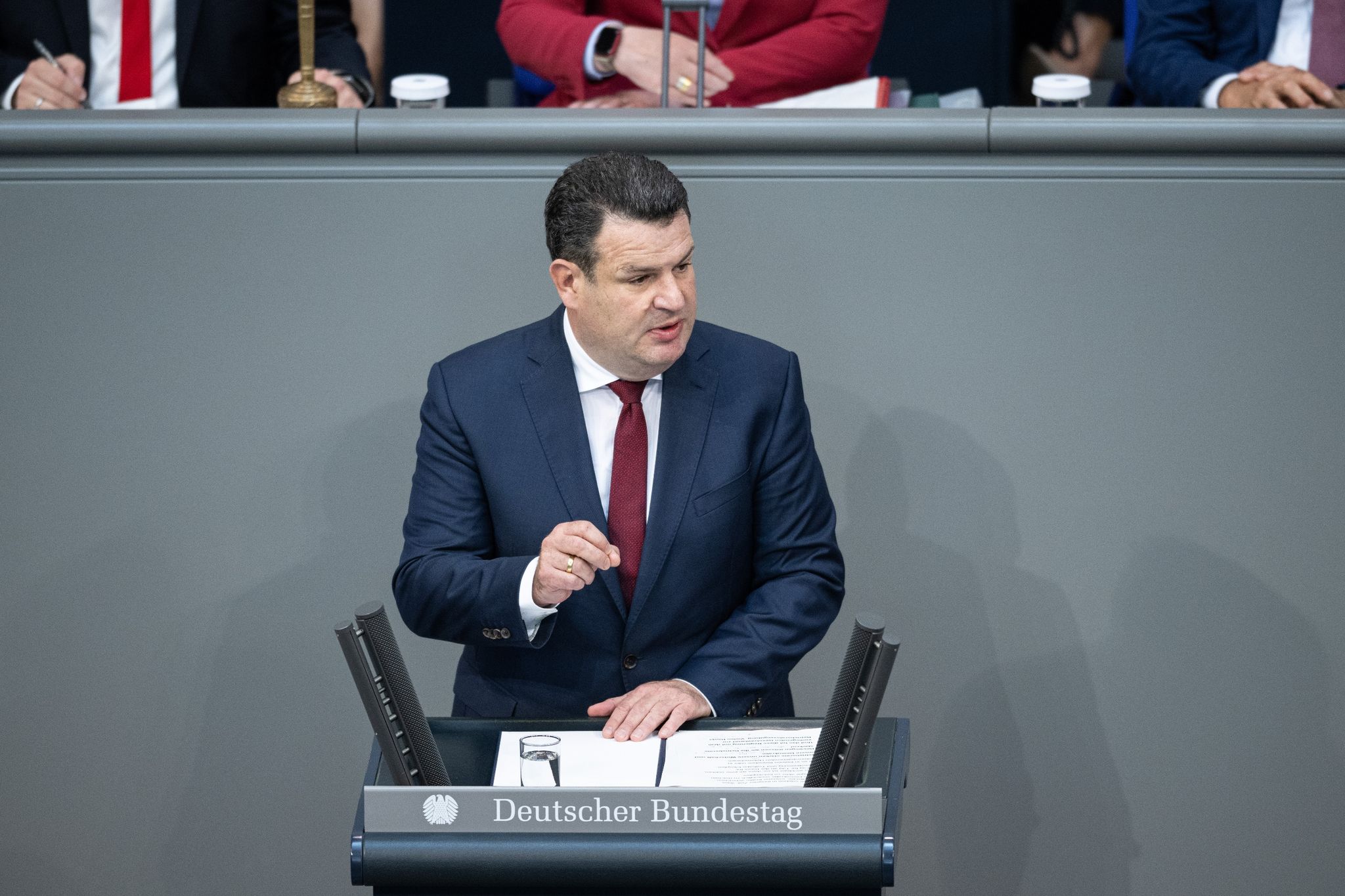 Bezahlung von Betriebsräten: Bundestag nimmt neue Regeln an