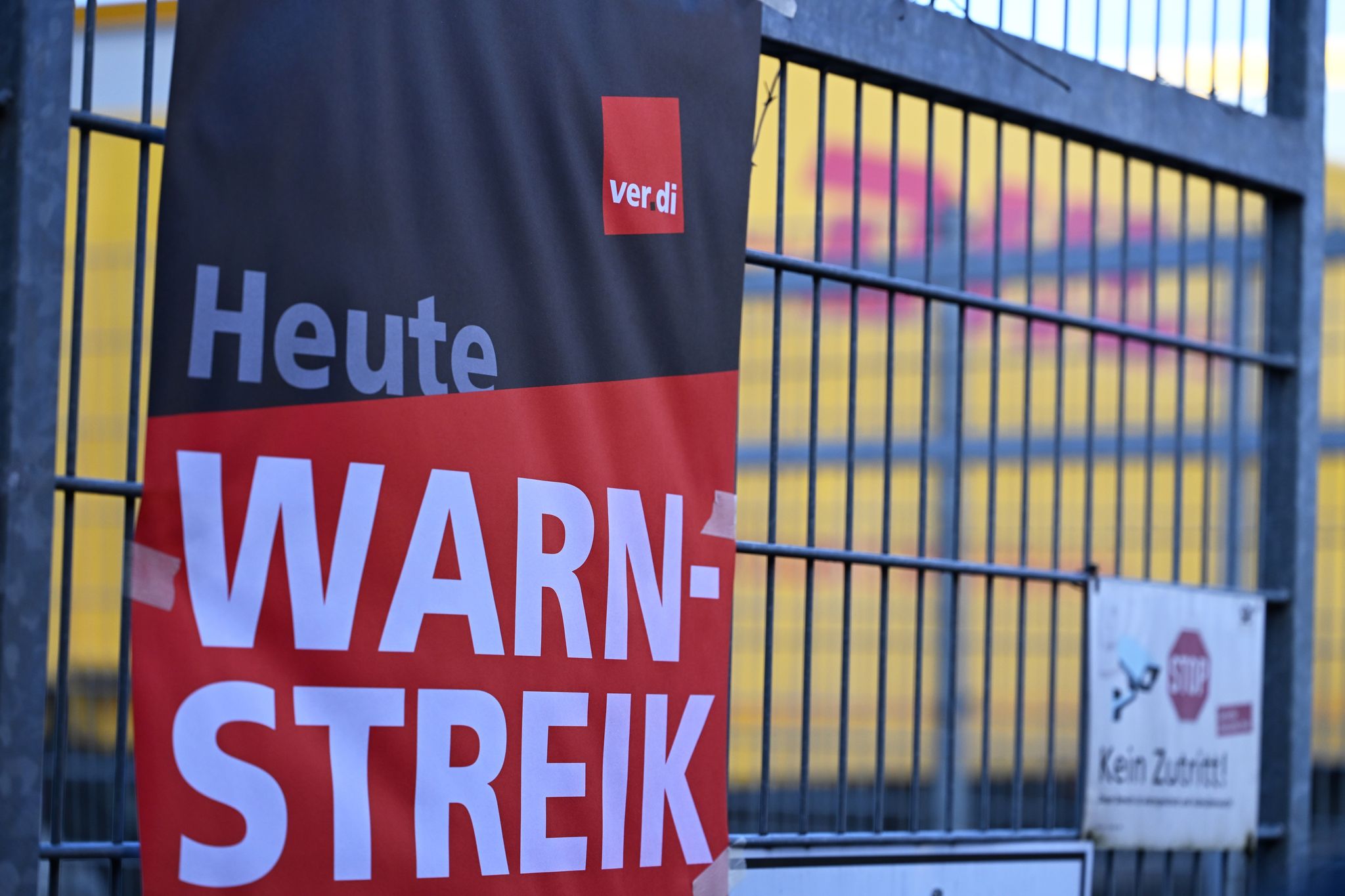 Verdi bestreikt DHL-Paketzentren